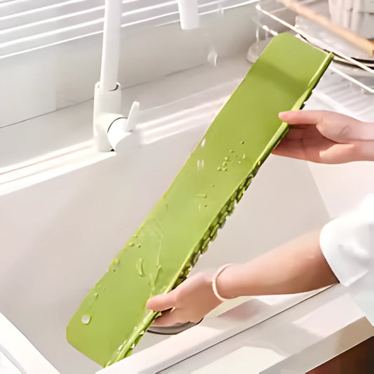 Silicone Sink Splash Guard – Waterproof Water Baffle with Strong Suction Cups