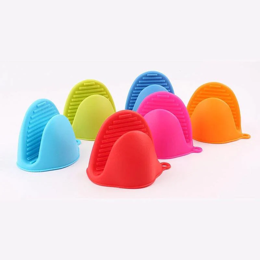 Silicone Heat Resistant Gloves Clips – Non-Stick Anti-Slip Oven Mitts for Cooking & Baking (Pair, Random Color)